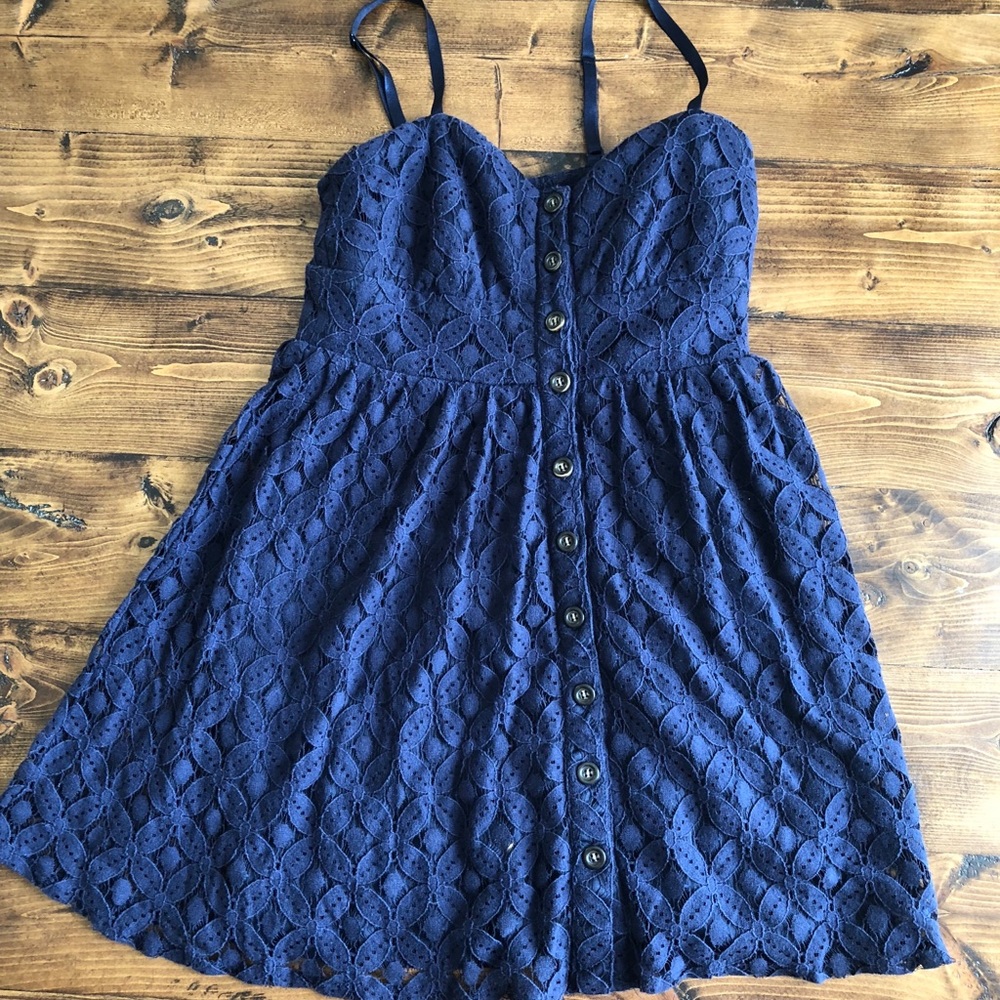 • Lace Dress •